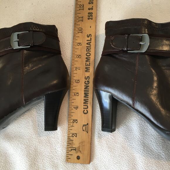 A2 by Aerosoles  square toe brown size 9 brown heel side zip ankle boots - Picture 4 of 10
